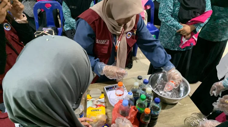 KKN UMRAH Kelompok 29 Olah Minyak Jelantah Jadi Sabun