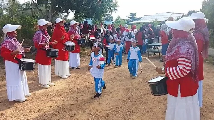HUT RI ke-81, RA Bahrul Ulum Gelar Gerak Jalan Bersama Orang Tua dan Murid