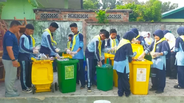 Pokja Pengelolaan Sampah, Wujudkan MTsN Tanjungpinang Peduli Lingkungan