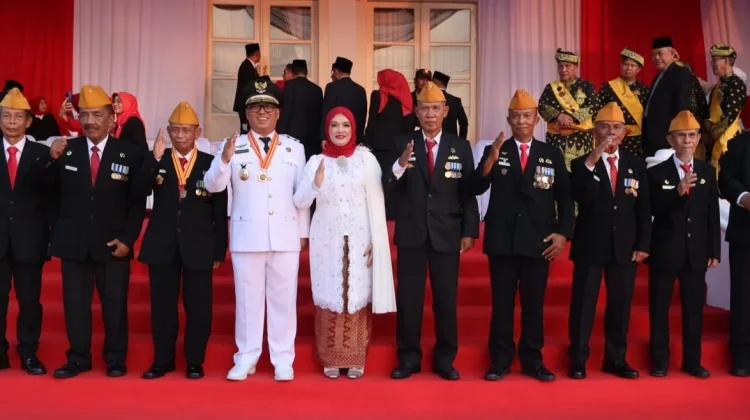 Wagub Nyanyang Pimpin Upacara Penurunan Bendera 17 Agustus 2026