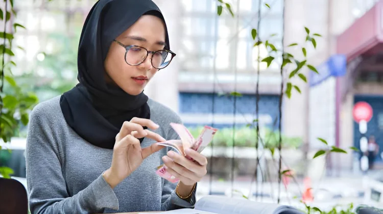 Pelajar Kelola Uang Saku Secara Bijak sejak Dini