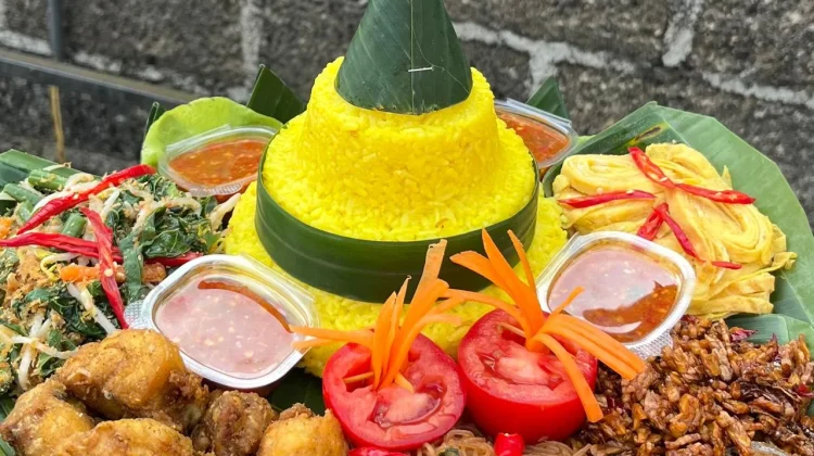 Seni Menghias Tumpeng Jadi Peluang Usaha UMKM