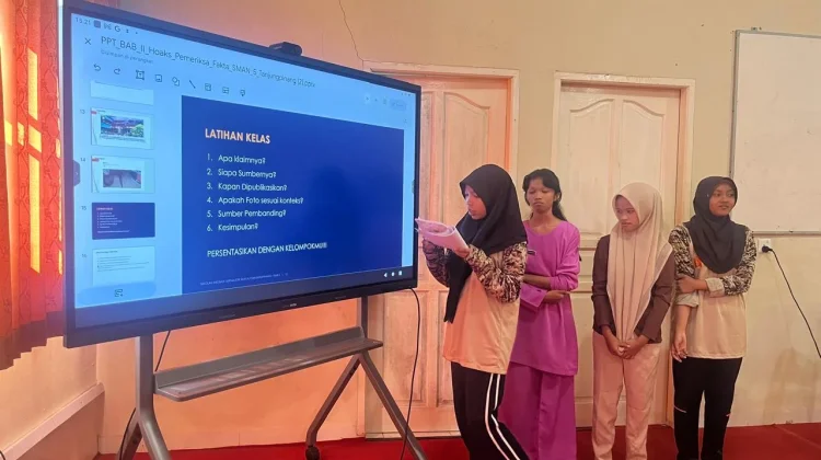 Membiasakan Siswa Presentasi untuk Meningkatkan Kepercayaan Diri