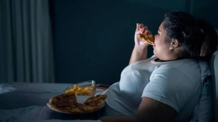 Tidur Larut Malam Bisa Memicu Risiko Obesitas