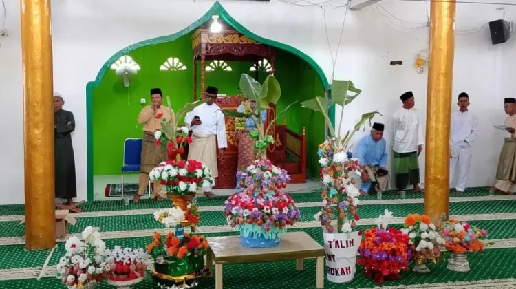 Warga Benan Meriahkan Maulid Nabi dengan Pawai Kampung