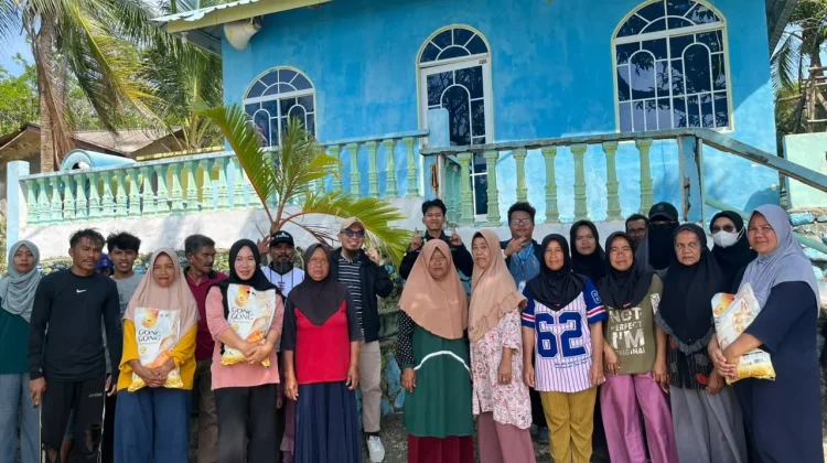 KSI dan DDV Tanjungpinang Salurkan Bantuan Beras ke Pulau Alang Bintan