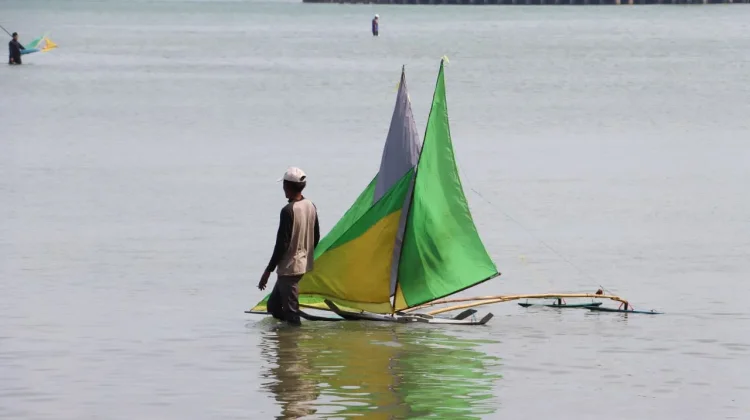 Festival Pantai Wan Seri Beni Angkat Tradisi Lomba Jong di Bintan