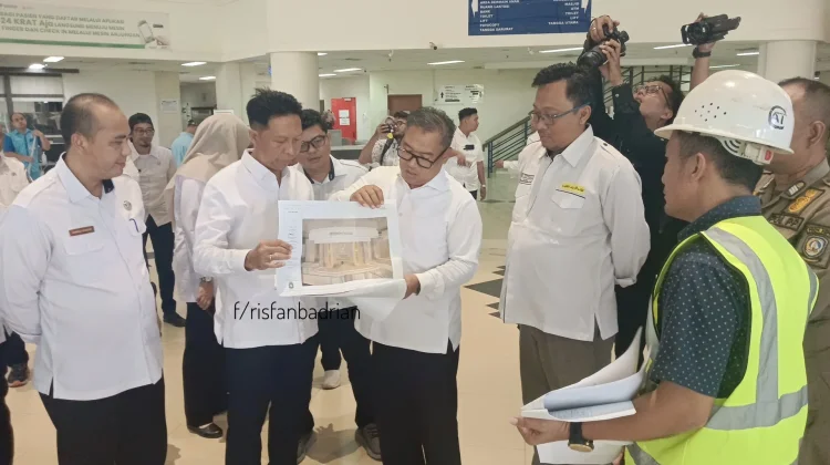 Tinjau RSUD RAT, Wagub Nyanyang Minta Kontraktor Tak Asal Kerja