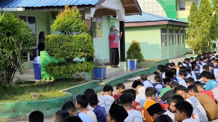 Perkuat Budaya Peduli Lingkungan, MTsN Tanjungpinang Digembleng Penerapan PBLHS