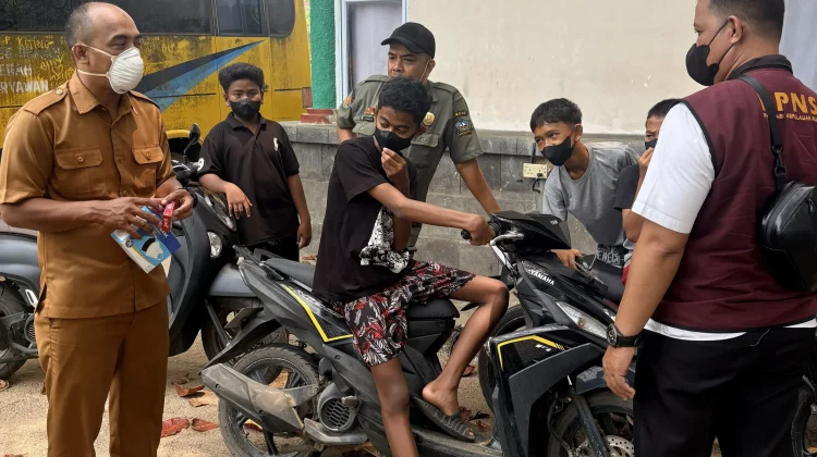 Patroli Siaga Bencana Kabut Asap, Satpol PP Bintan Dapati Anak Sekolah Merokok