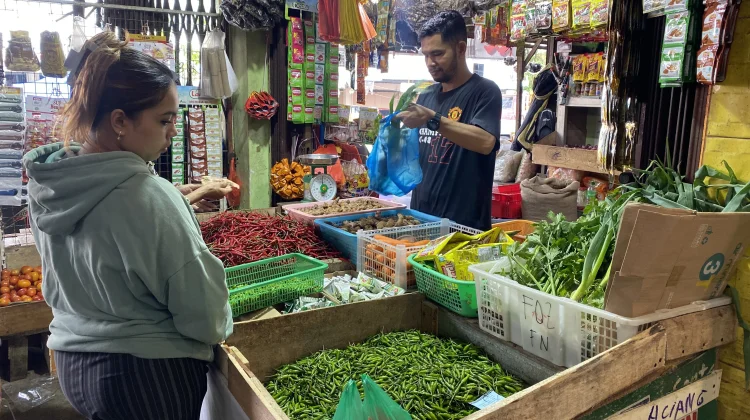 Kabut Asap Sempat Ganggu Pasokan Cabai di Pasar Bintan Center
