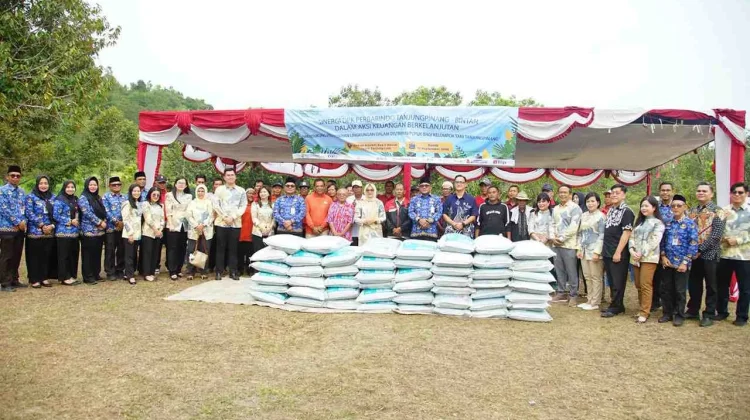 PERBARINDO Salurkan Bantuan Pupuk untuk Petani Tanjungpinang