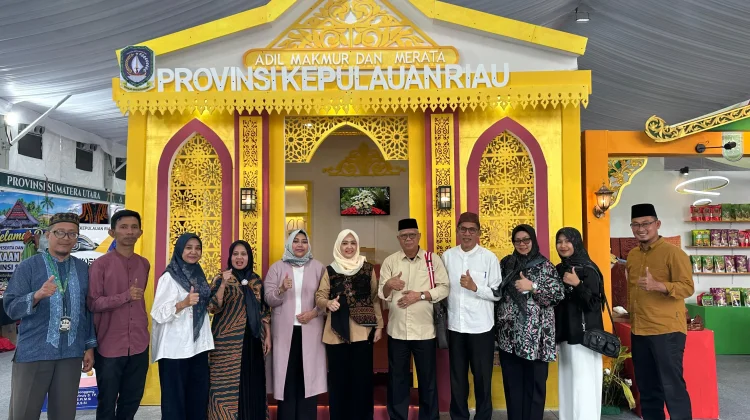 Ketua BKOW Kepri Nenny, Tinjau Stand Kepri di MTQ Semarang