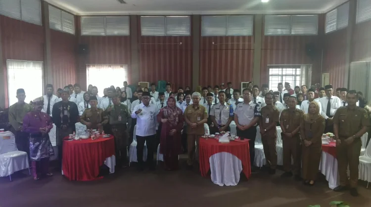 Pemko Tanjungpinang Lantik 84 Pengurus RW di Kecamatan Tanjungpinang Barat
