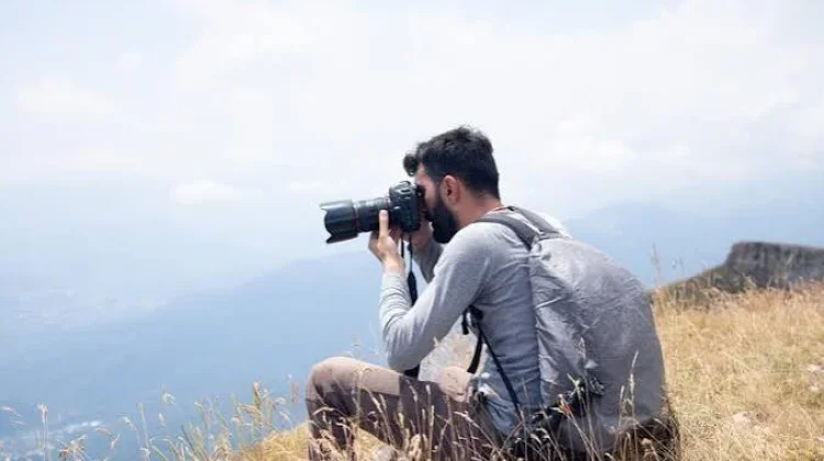 Melihat Dunia lewat Lensa Kamera