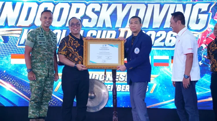Terjun Payung Polri Harumkan Nama Bangsa Tingkat Asia