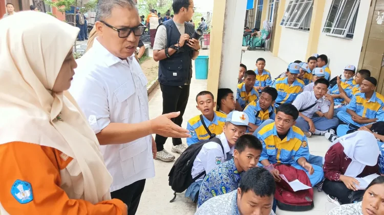 Siswa Belajar di Koridor, Wagub Kepri Nyanyang Tinjau SMKN 8 Batam
