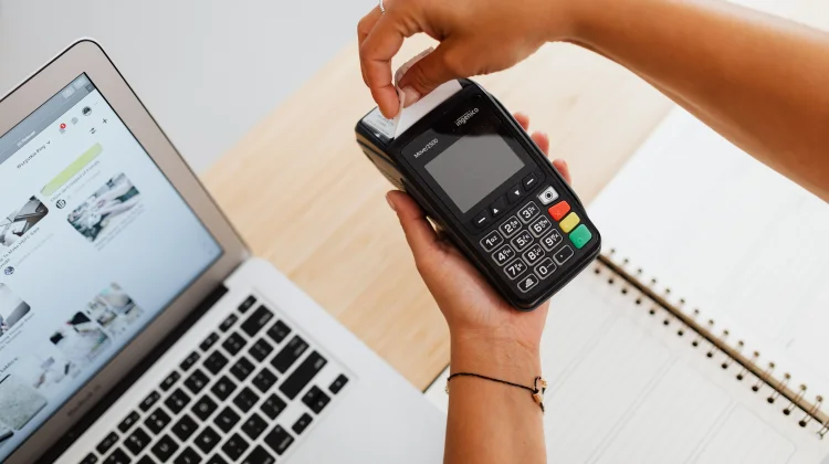 Transaksi Digital Praktis, Jangan Lengah Jaga Data