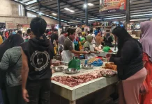 jelang Ramadan Harga Daging di Pasar Bincen Merangkak Naik