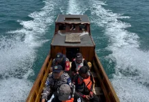 Tim Gabungan Sisir Selat Pintu Cari Korban Hilang