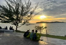 Sunset Tepi Laut Tanjungpinang, Tempat Favorit Tunggu Buka Puasa