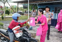 Polres Bintan dan Bhayangkari Berbagi Takjil Ramadan