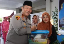 Polda Kepri Buka Bersama Masyarakat dan Pekerja Pelabuhan Punggur