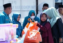 Sebanyak 55 Paket Sembako Disalurkan untuk Warga Lingga