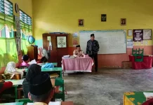 Pengawas Tinjau Langsung Proses Belajar di MIN