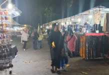 Malam Terakhir Bazar Pamedan Dipadati Warga