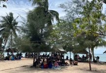 Kunjungan Pantai Gaseng Meningkat Tajam saat Lebaran
