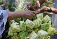 Tradisi Lontong Ketupat Warnai Perayaan Lebaran di Tanjungpinang
