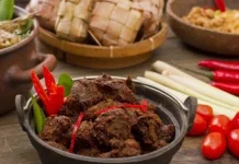 Rendang Jadi Menu Wajib Lebaran, Tradisi Kuliner yang Tetap Lestari