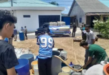 Pemkab Bintan Salurkan Air Bersih untuk Warga