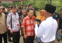 Menteri Koperasi Tinjau Desa, Bola dan Ekonomi Sekalian