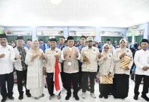 Lepas Kloter Pertama Haji Embarkasi Batam, Gubernur Ansar Pesan Jaga Kesehatan