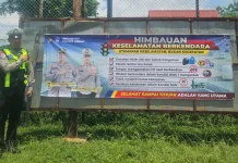 Satlantas Lingga Pasang Spanduk Tekan Pelanggaran Lalu Lintas