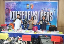 Polda Kepri Amankan Ratusan Pakaian Bekas Asal Singapura