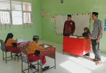 Pengawas Madrasah Lingga Monitoring dan Bina AMKP di Senayang