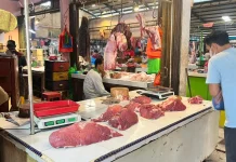 Harga Daging Sapi Pasar Bincen Turun, Pembeli Merasa Bersyukur
