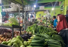 Pedagang Pasar Barek Motor Kijang Keluhkan Penjualan Menurun