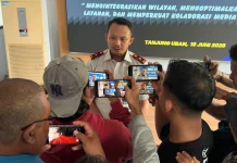 Imigrasi Tanjung Uban Deportasi WN Maroko Penyalahguna Izin Tinggal