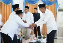 Khitan Massal dan Santunan Yatim Bantu Warga Lingga
