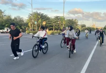 Warga Tanjungpinang Nikmati Akhir Pekan Berolahraga di Jalan Bandara
