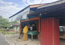 Camat Singkep Sidak Kios BBM Pastikan Pasokan Pertalite