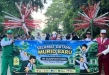 MIS Islamiyah Kijang Sambut 78 Murid Baru lewat Pawai Ta'aruf