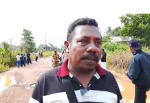 Warga Kampung Banjar Baru Gelar Aksi Damai Tuntut Perbaikan Jalan