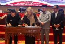 DPRD Kepri Setujui Ranperda APBD 2025 Kepri menjadi Perda