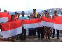 Sempena Hut ke 81 RI, Polres Anambas Bagikan Bendera dan Bansos