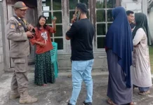 Satpol PP Lingga Amankan ODGJ Mengamuk